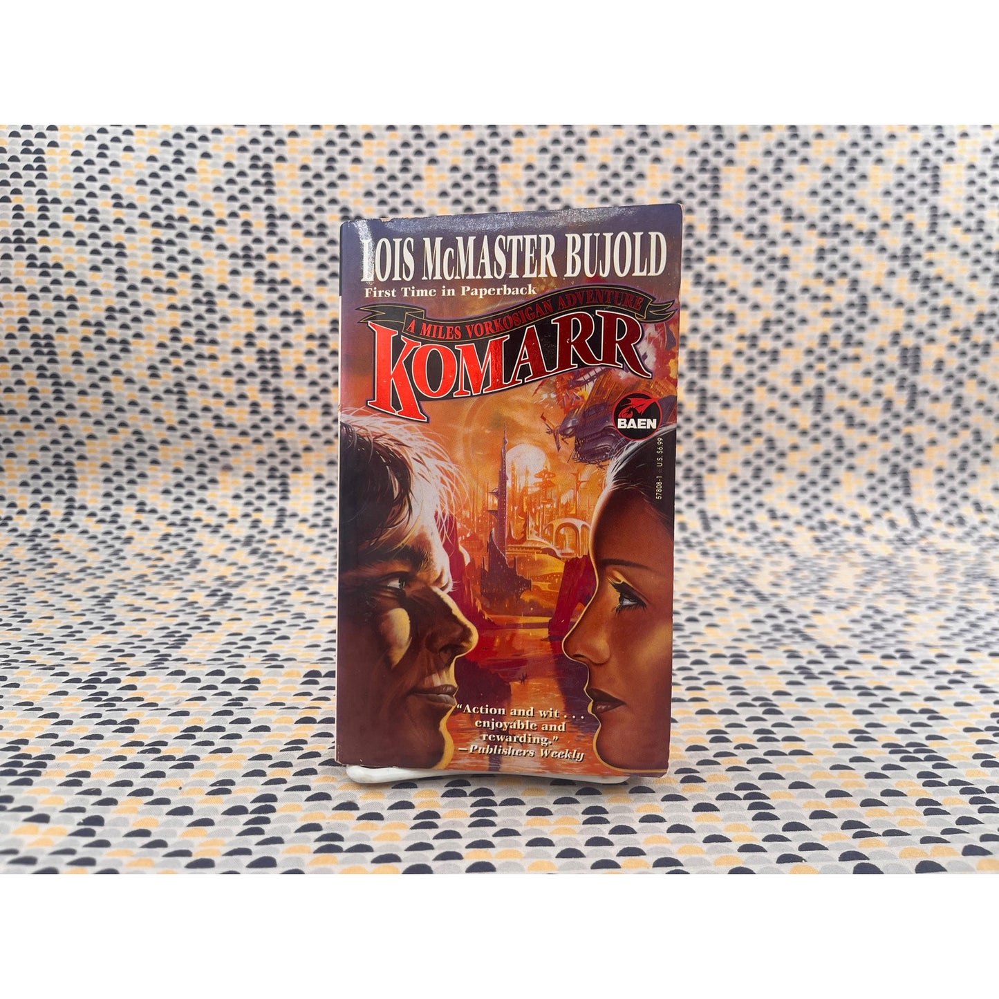 Komarr - Lois McMaster Bujold - Baen Books - Paperback