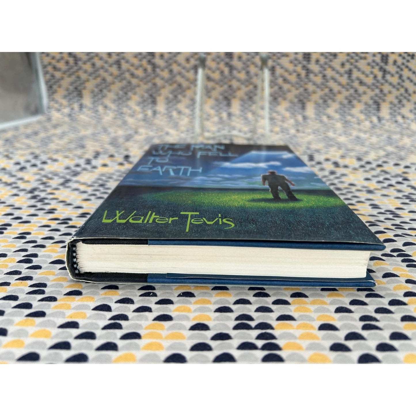 The Man Who Fell to Earth - Walter Tevis - David Bowie - Vintage Hardcover Book - Book of the Month Club Edition