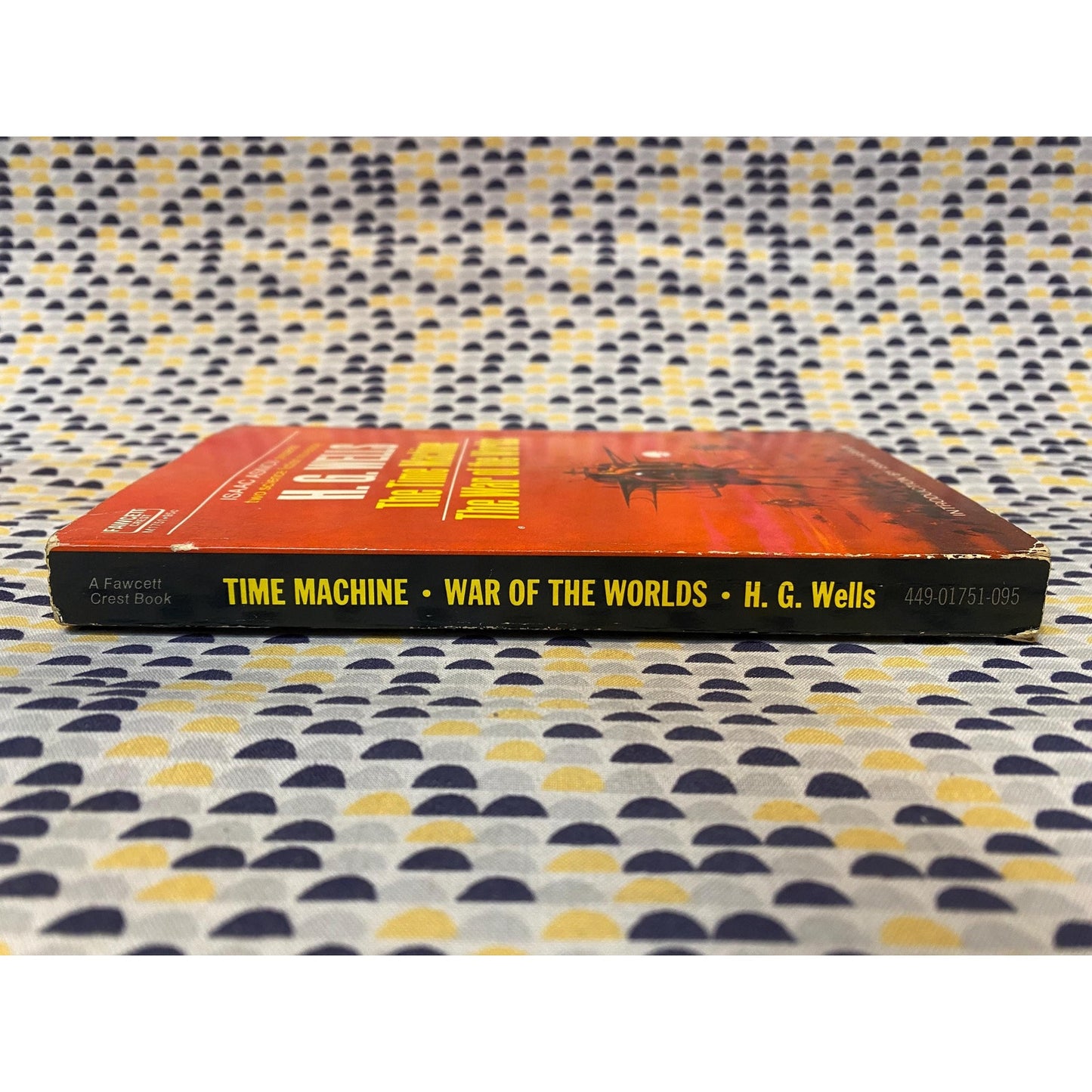 The War Of The Worlds And The Time Machine - H.G. Wells - Vintage Paperback Book - Fawcett Crest Edition