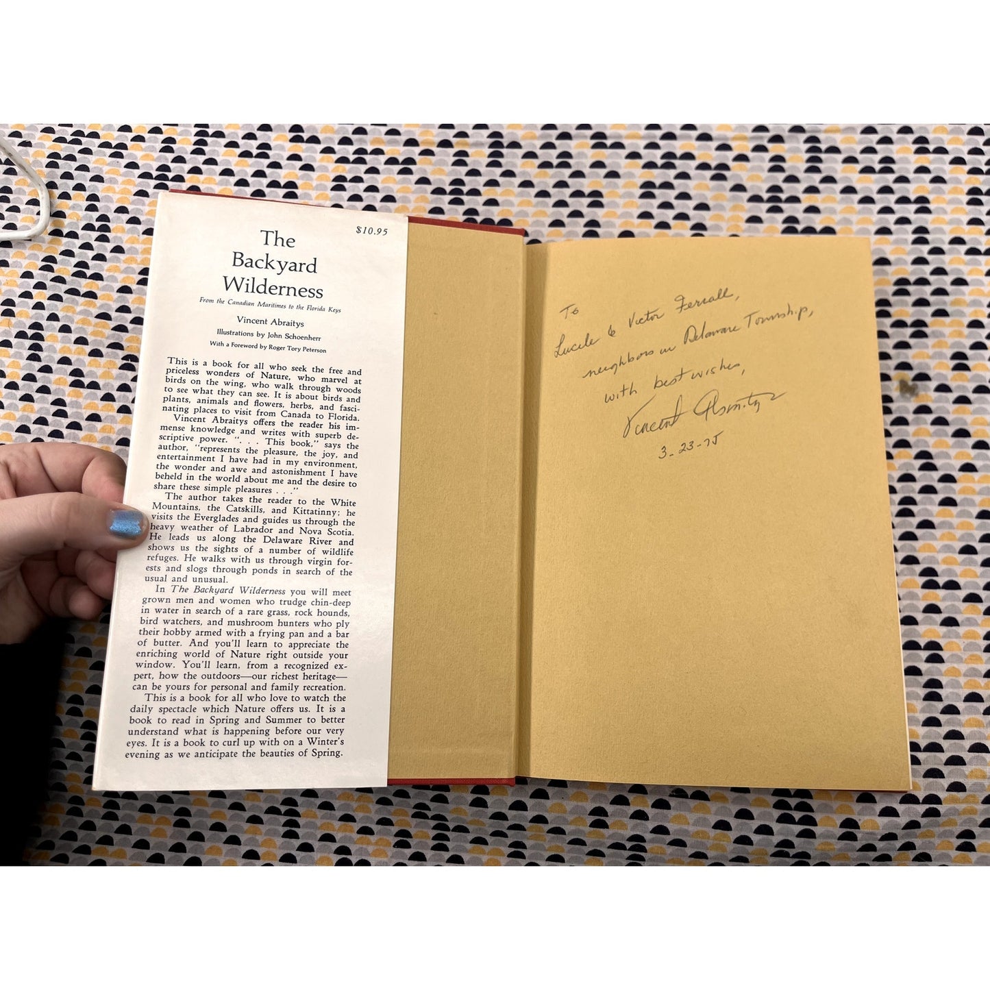 The Backyard Wilderness - Vincent Abraitys - Colombia Publishing - Hardcover