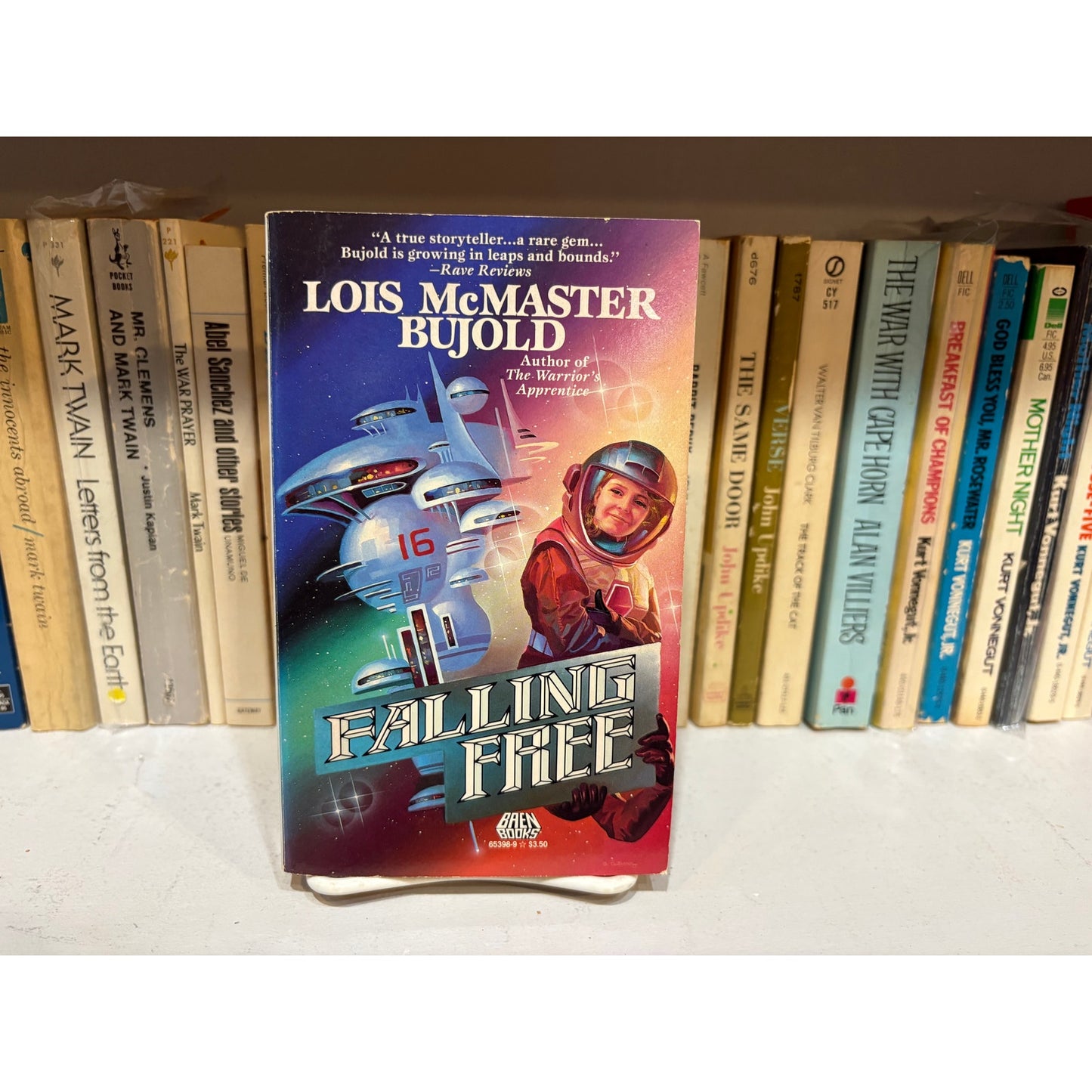 Falling Free - Lois McMaster Bujold - Baen Books - Paperback