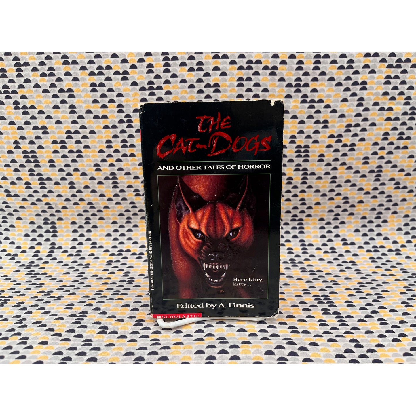 The Cat-Dogs - Ed. A. Finnis - Scholastic Books - Paperback