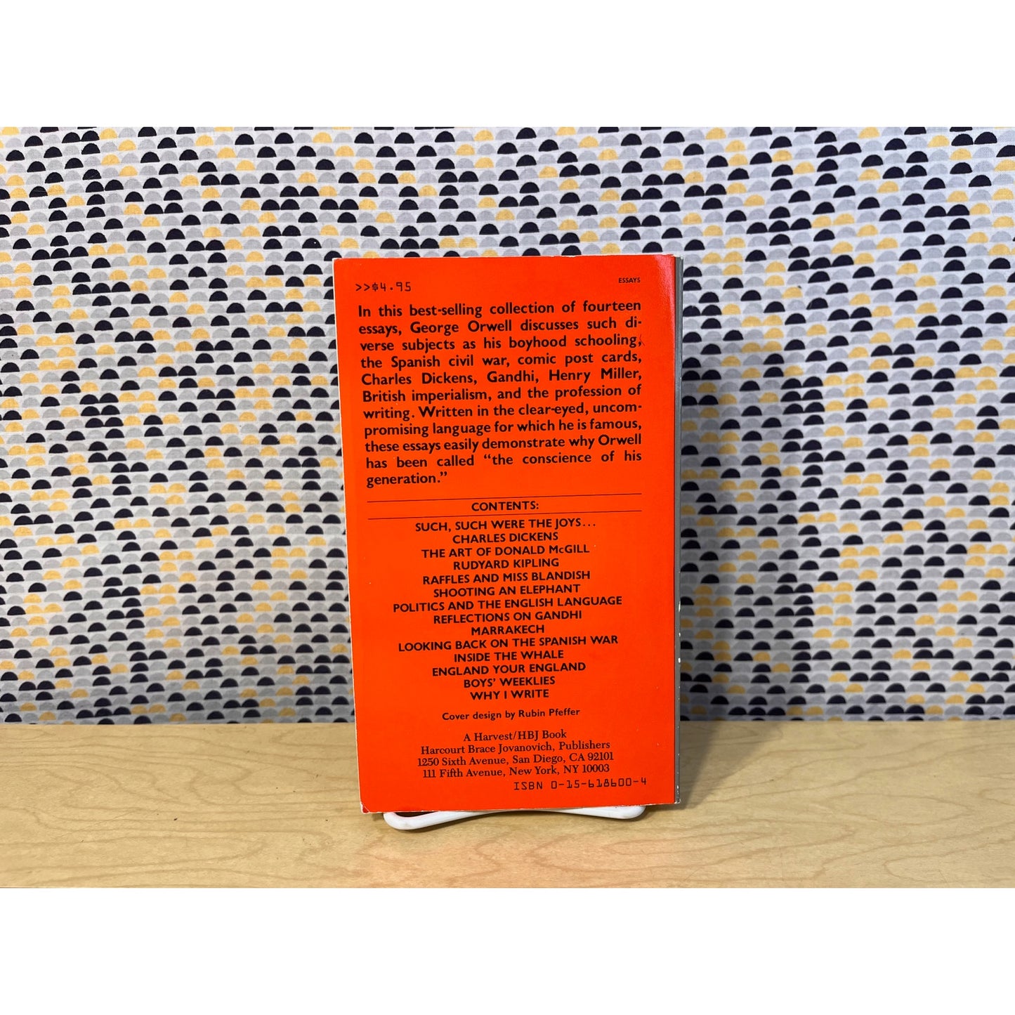 A Collection of Essays - George Orwell - Vintage Paperback - Harvest Edition