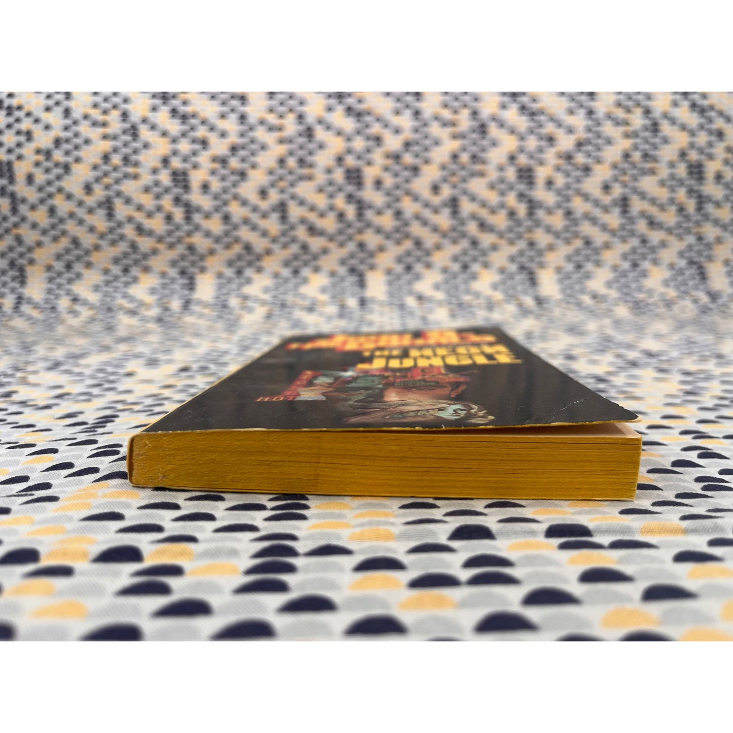 The Neon Jungle - John D. MacDonald - Fawcett Gold Medal - Paperback