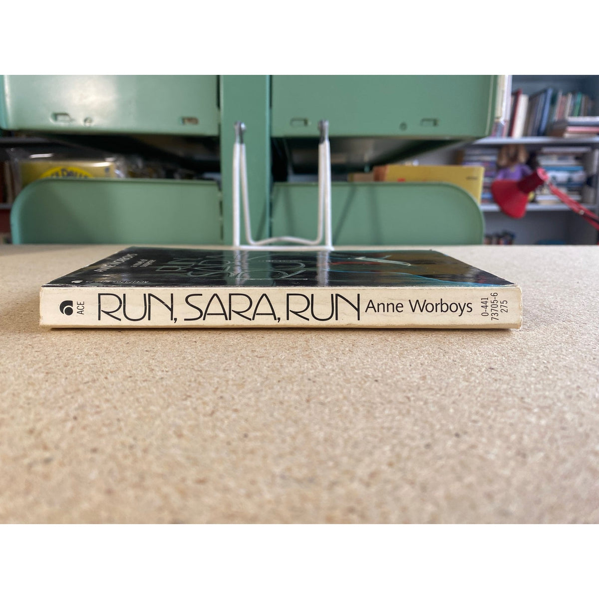 Run, Sara, Run - Anne Worboys - Ace - Paperback