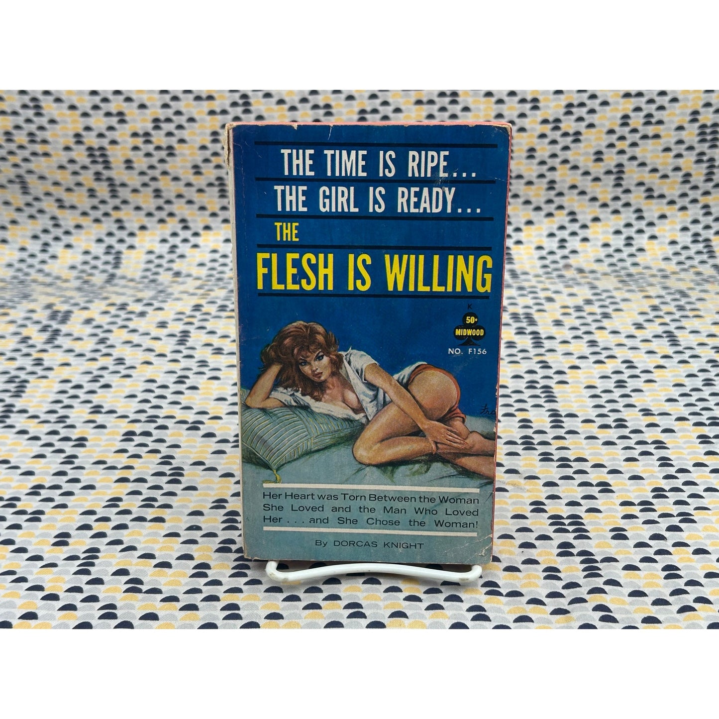 The Flesh is Willing - Dorcas Knight  - Midwood F156 - Lesbian Pulp - Sleaze - Vintage Paperbacks
