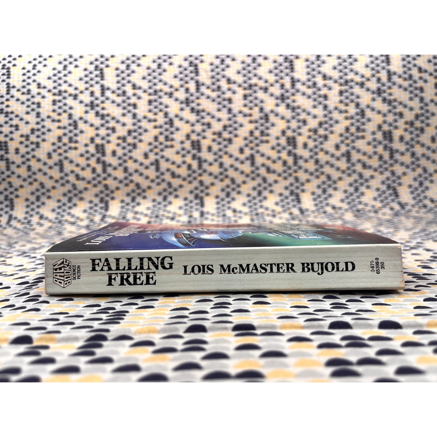 Falling Free - Lois McMaster Bujold - Baen Books - Paperback