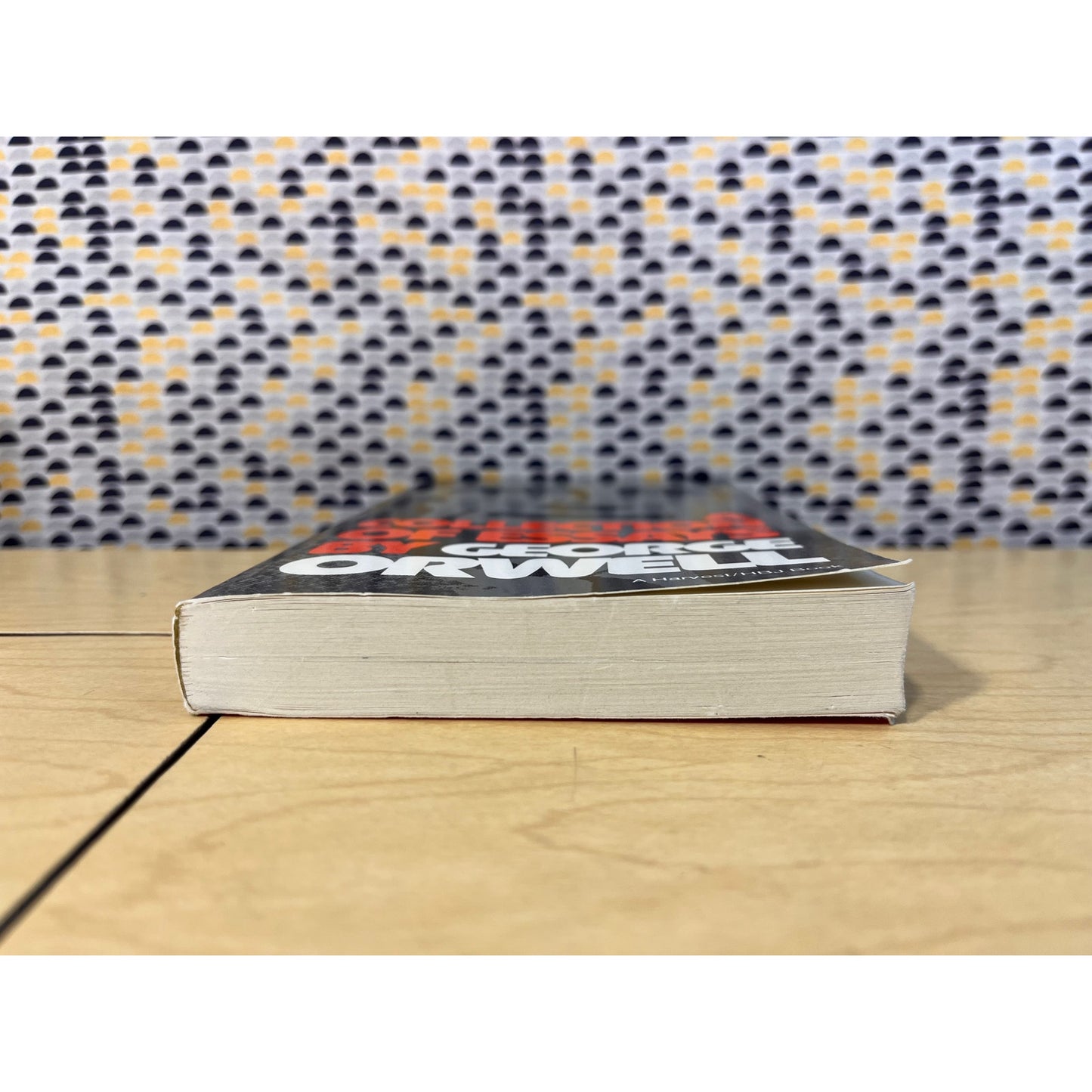 A Collection of Essays - George Orwell - Vintage Paperback - Harvest Edition