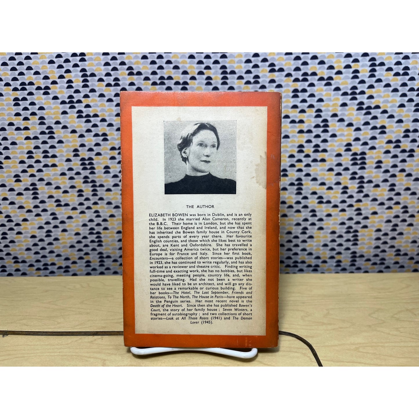 To the North - Elizabeth Bowen - Penguin Mystery- Paperback