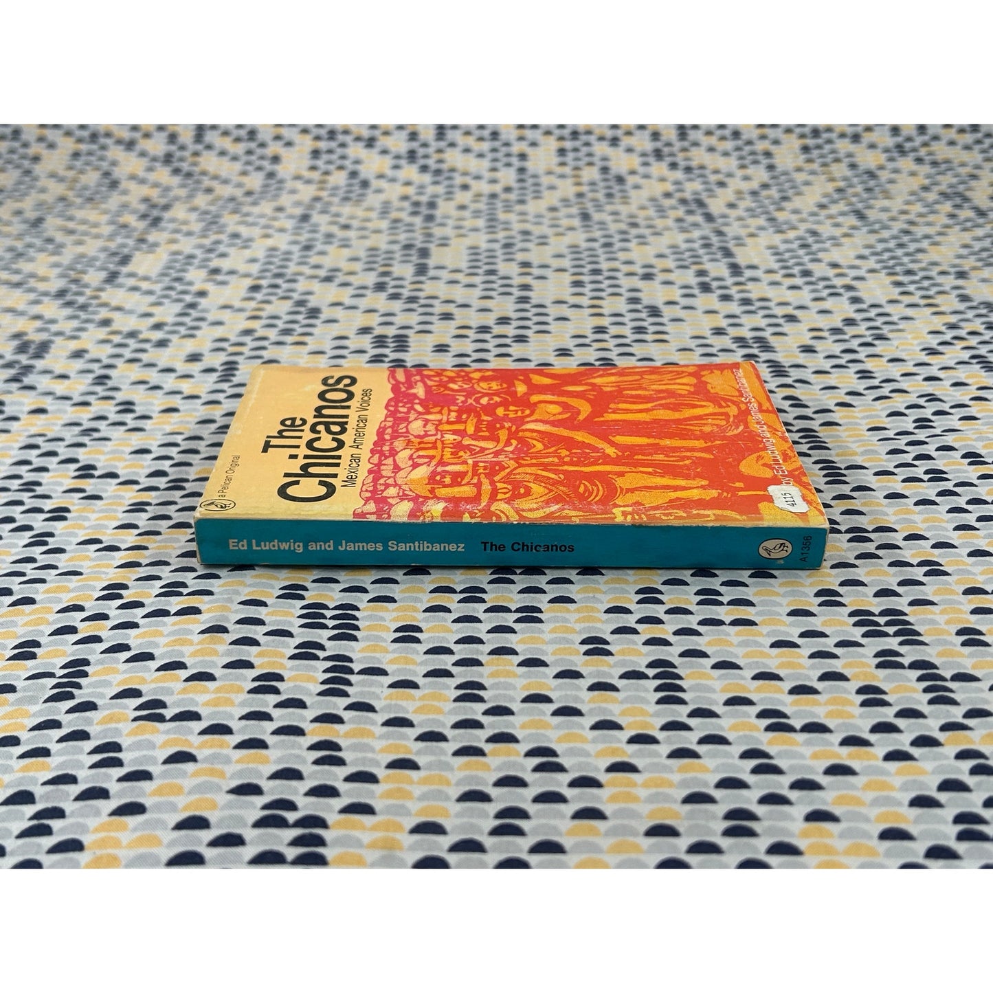 The Chicanos - Ed Ludwig & James Santibanez - Penguin Books - Paperback