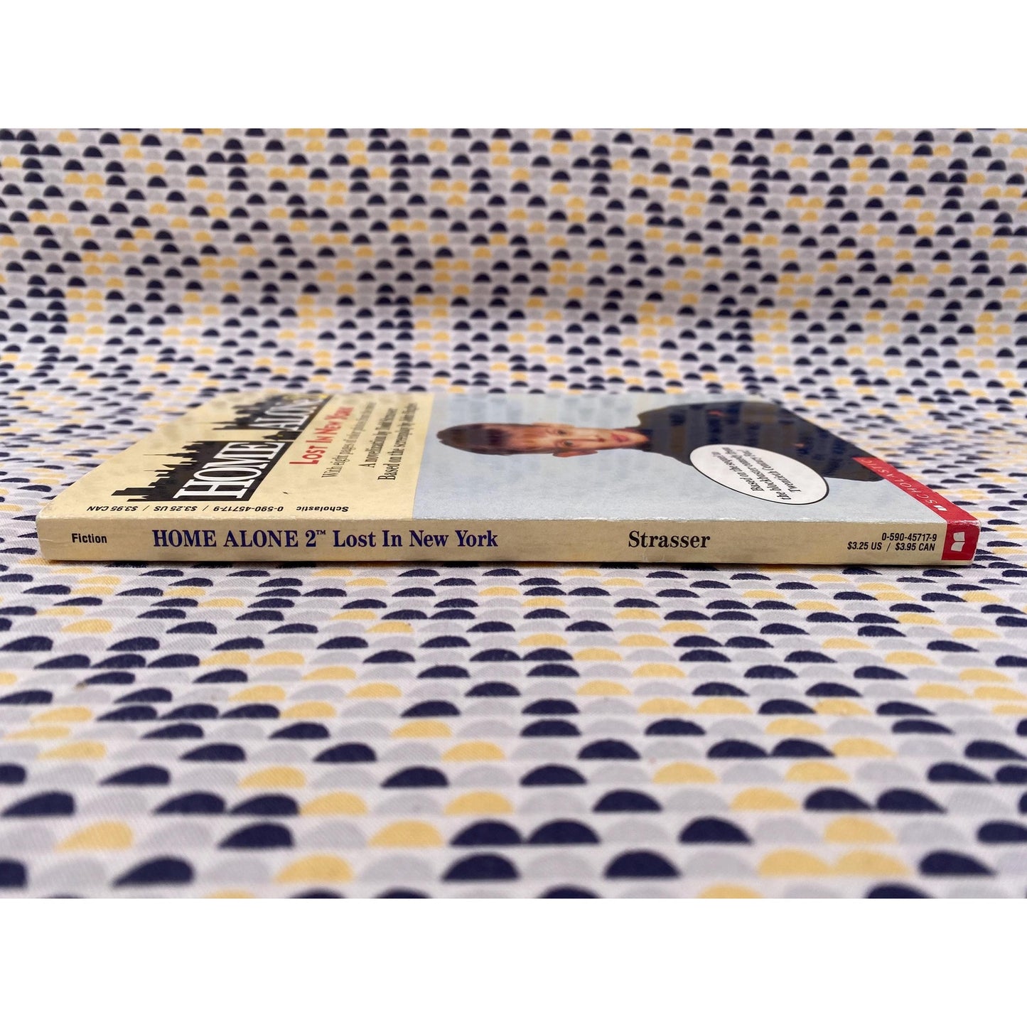 Home Alone 2 - A.L. Singer - Movie Tie In - Vintage Paperback Book - Point Scholastic Edition