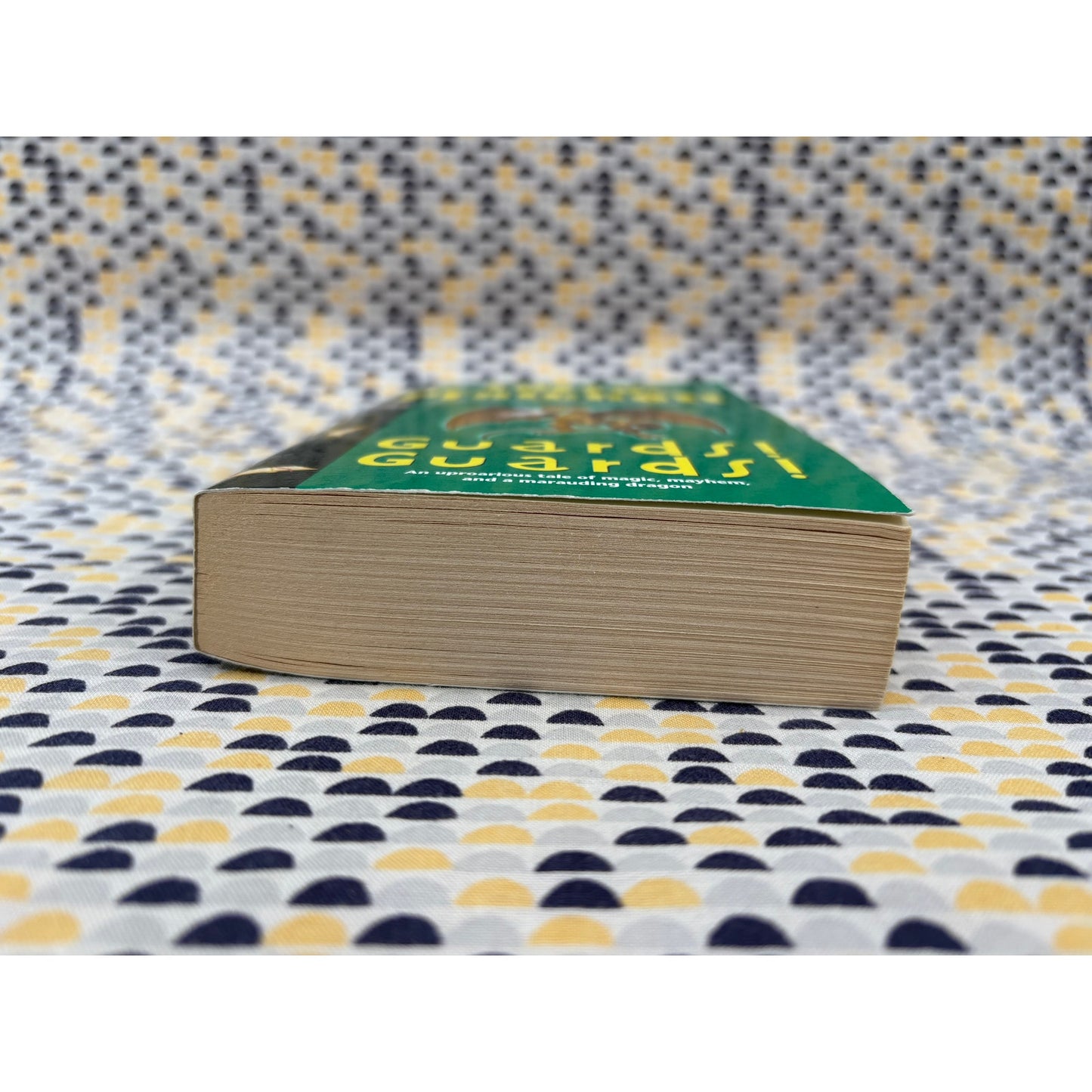 Guards Guards - Terry Pratchett - Harper - Paperback