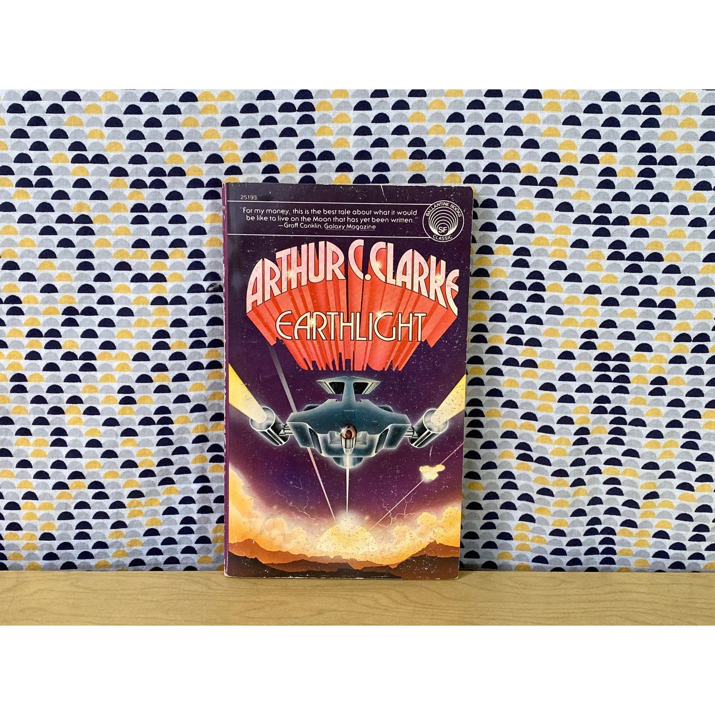 Earthlight - Arthur C. Clarke - Vintage Paperback - Balantine Books