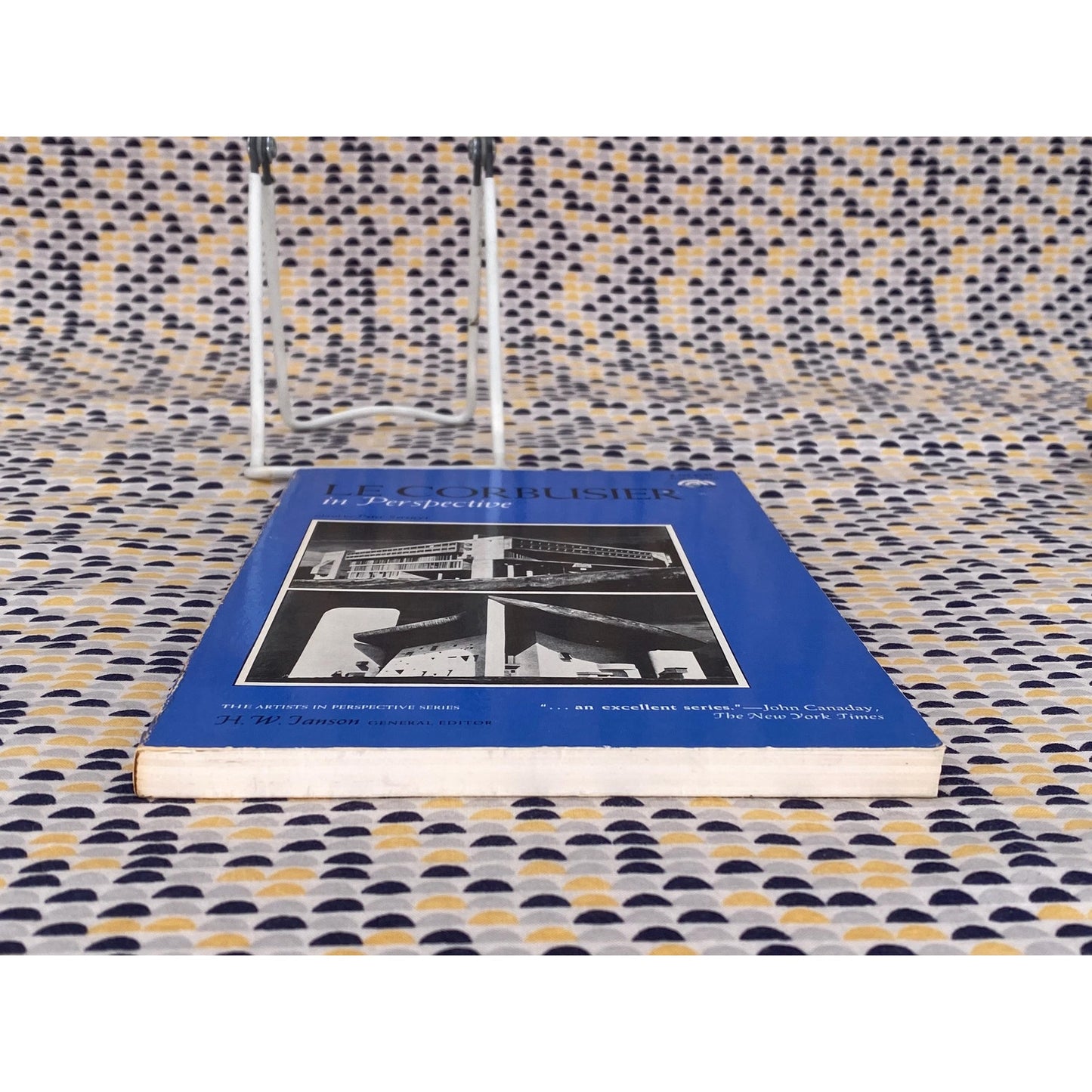 Le Corbusier In Perspective - Peter Serenyi, editor - Prentice-Hall, Inc. Edition
