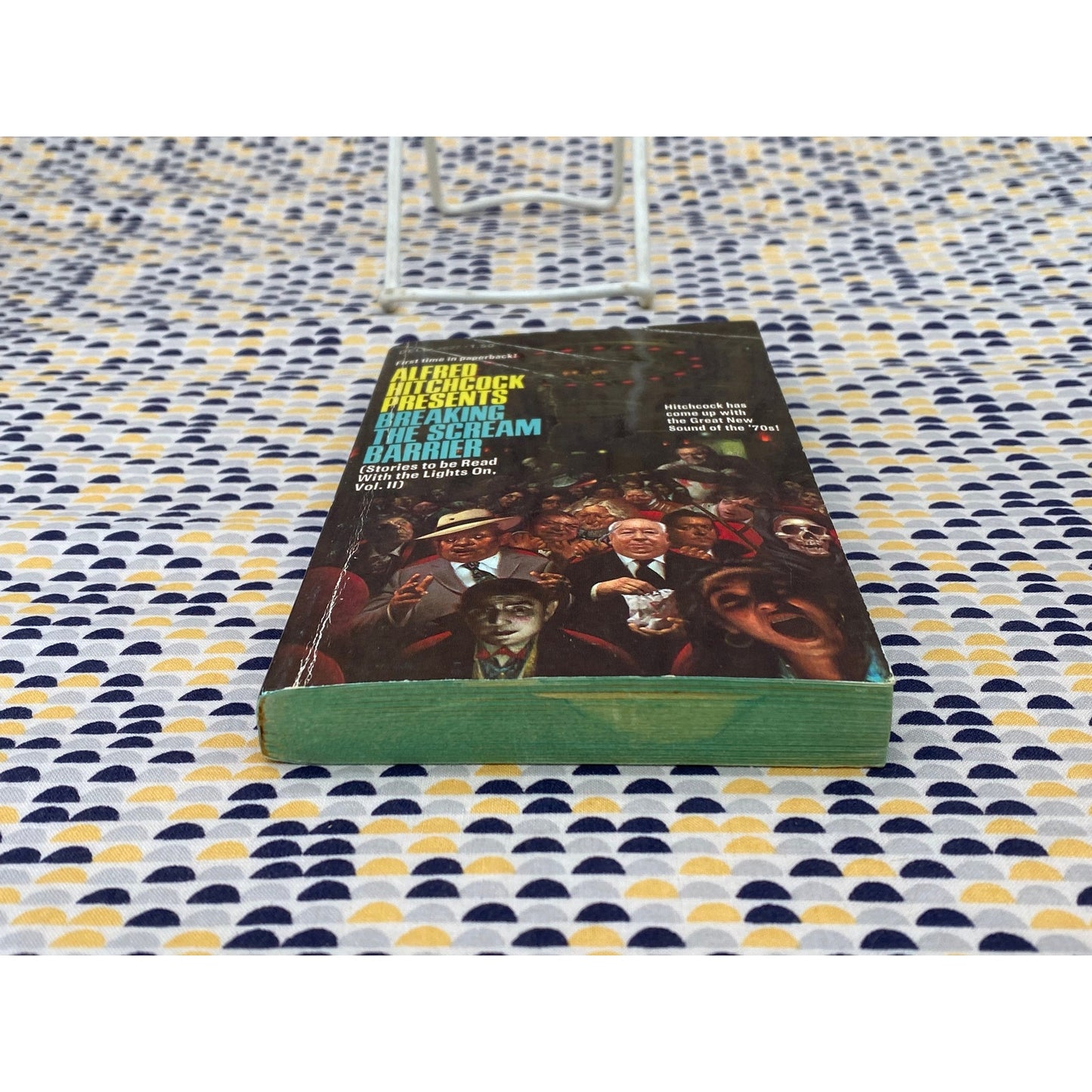 Alfred Hitchcock - Breaking the Scream Barrier - Vintage Paperback Book - Dell Edition