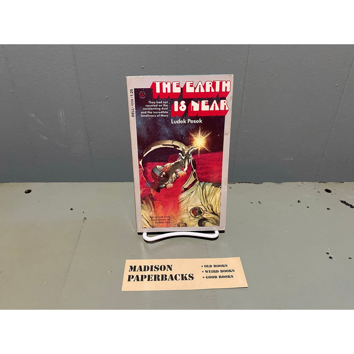 The Earth is Near - Ludek Pesek - Dell - Paperback