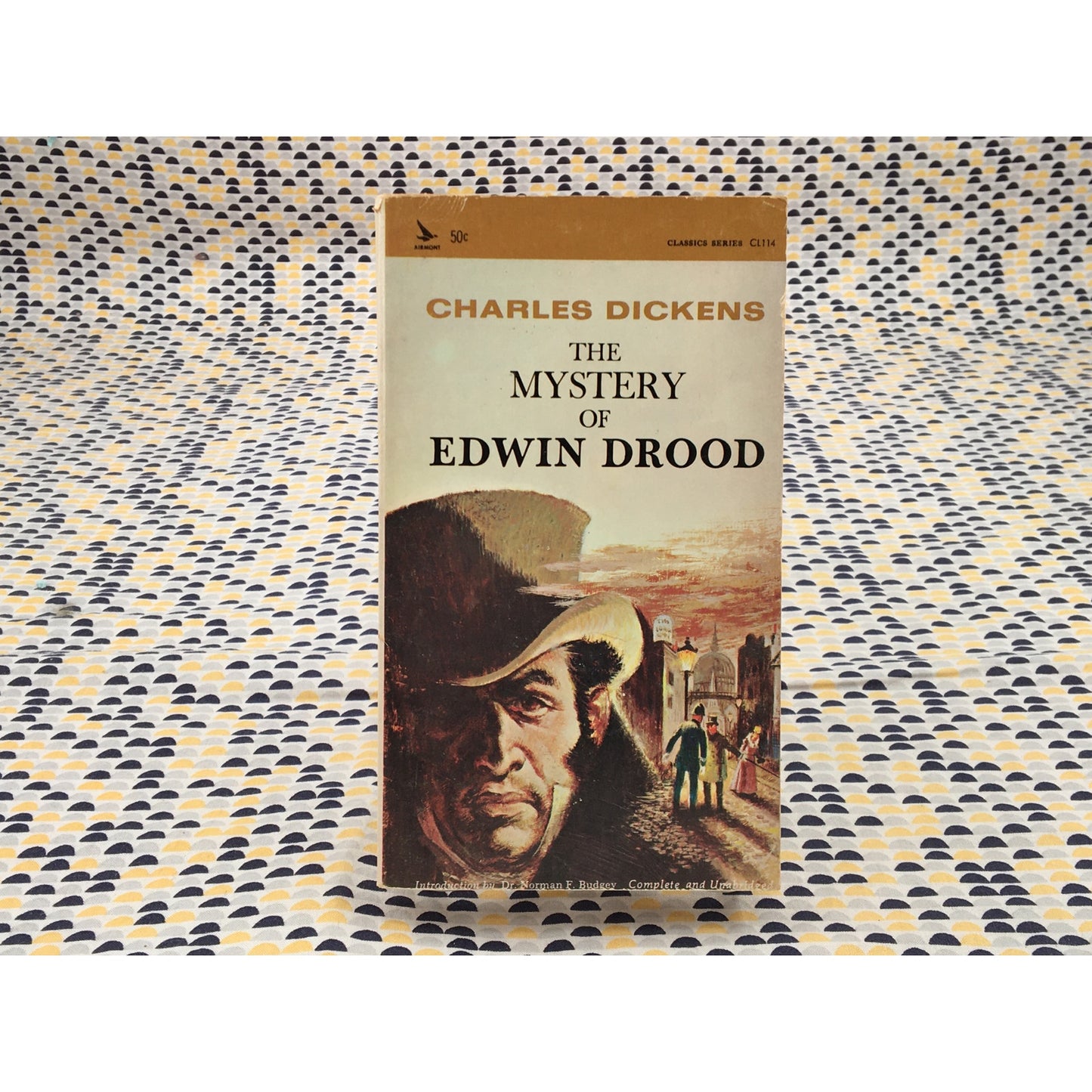 The Mystery of Edwin Drood - Charles Dickens - Airmont Classics - Paperback