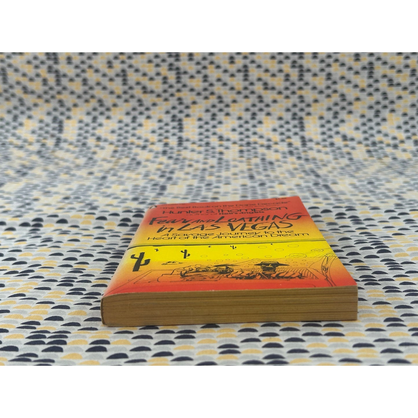 Fear and Loathing in Las Vegas - Hunter S. Thompson - Vintage Paperback Book - Popular Library Edition