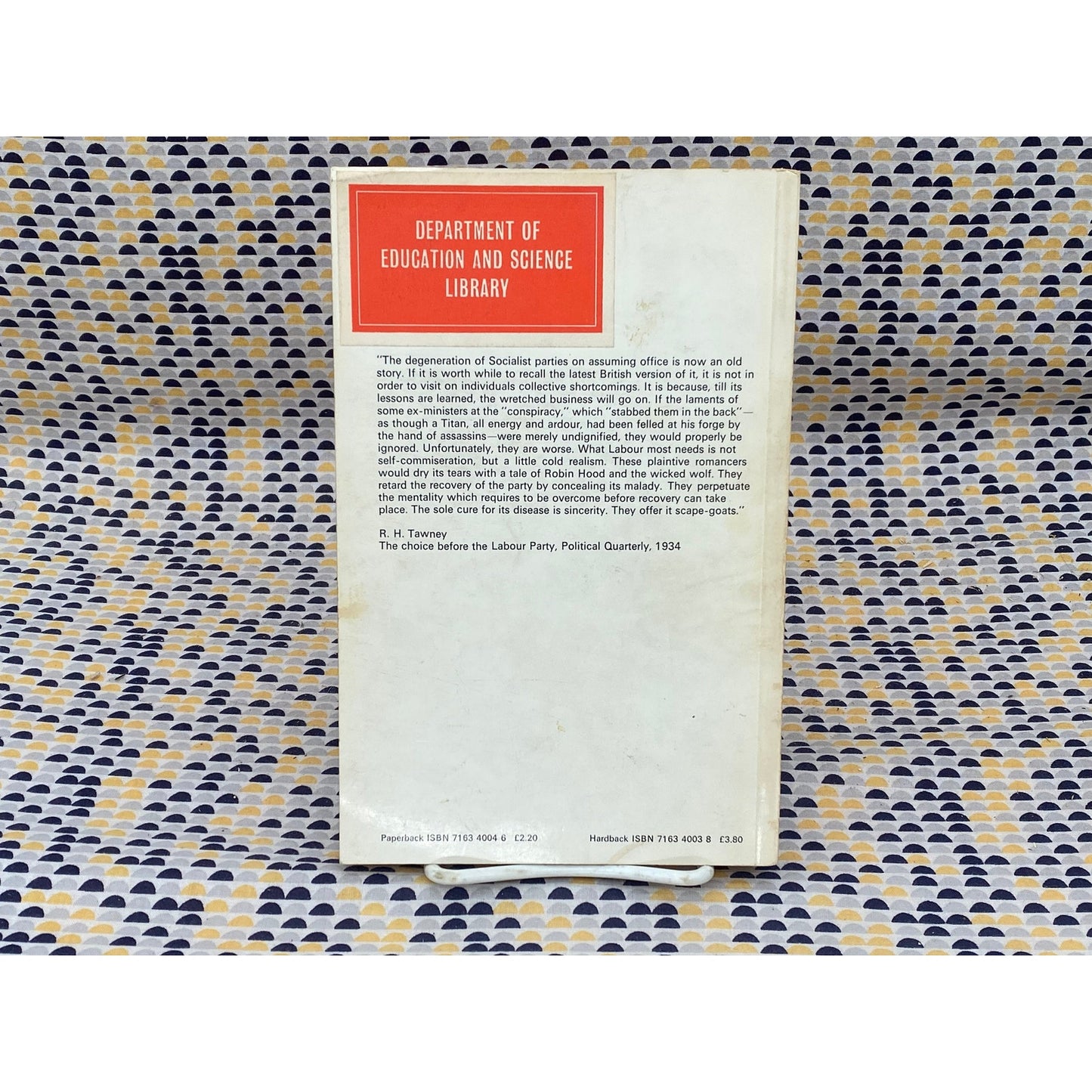 Labour And Inequality: Sixteen Fabian Essays - Townsend and Bosanquet, editors
