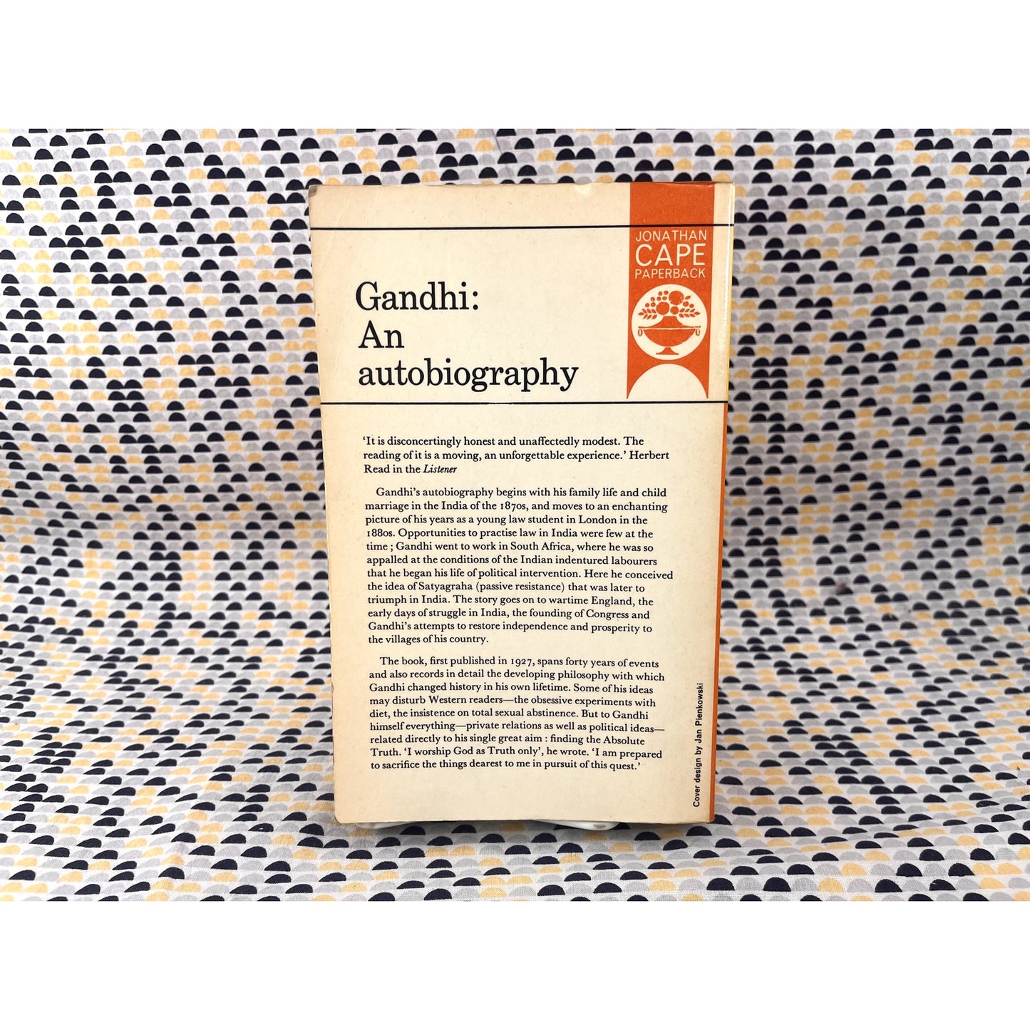 Ghandi: An Autobiography - Jonathon Cape Paperback - Paperback
