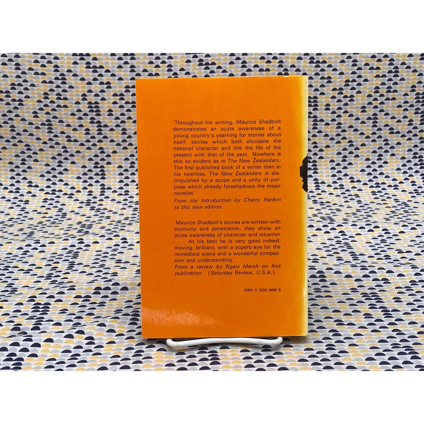 The New Zealanders - Maurice Shadbolt - Whitcoulls Publishers Edition