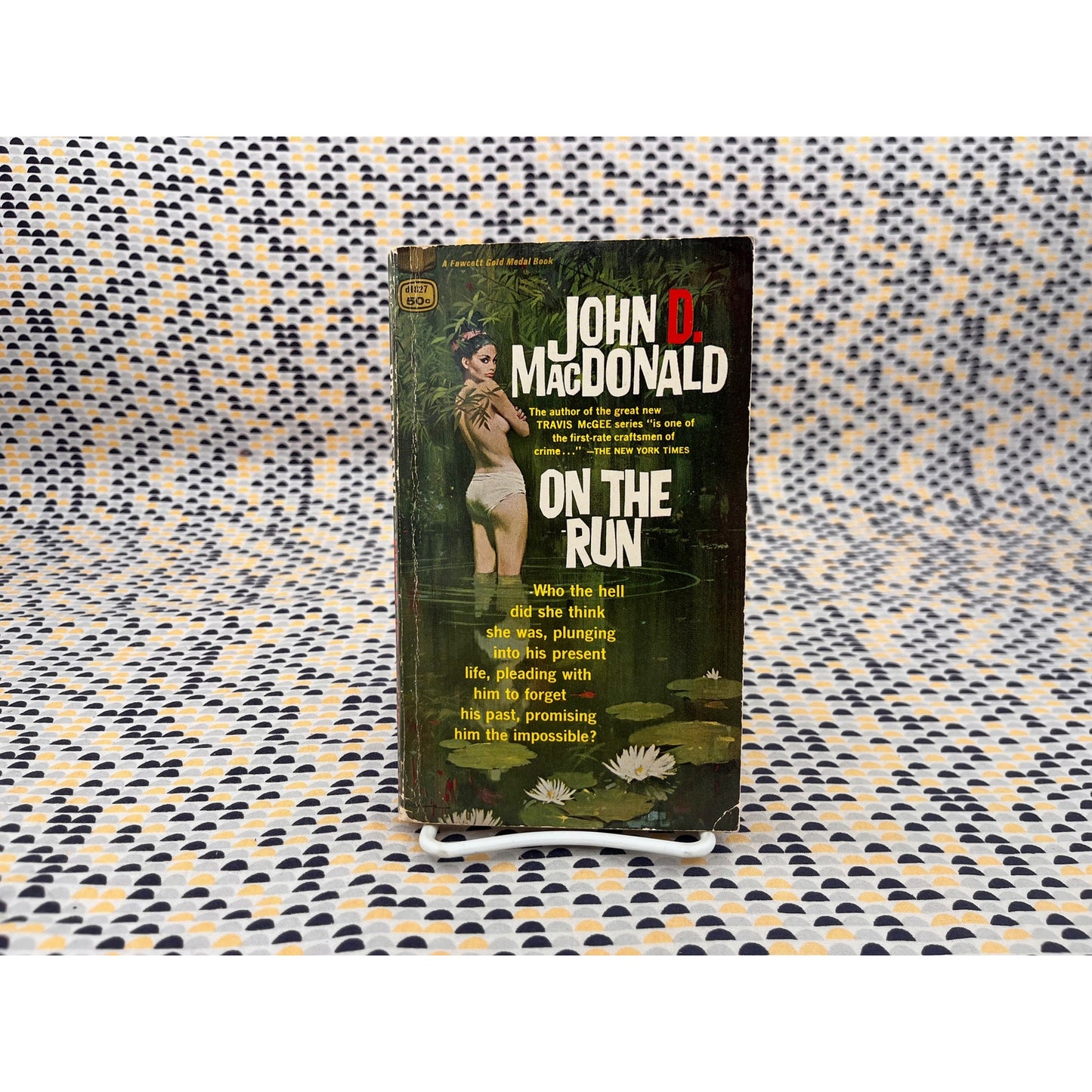 On The Run - John D. MacDonald - Fawcett Gold Medal - Paperback