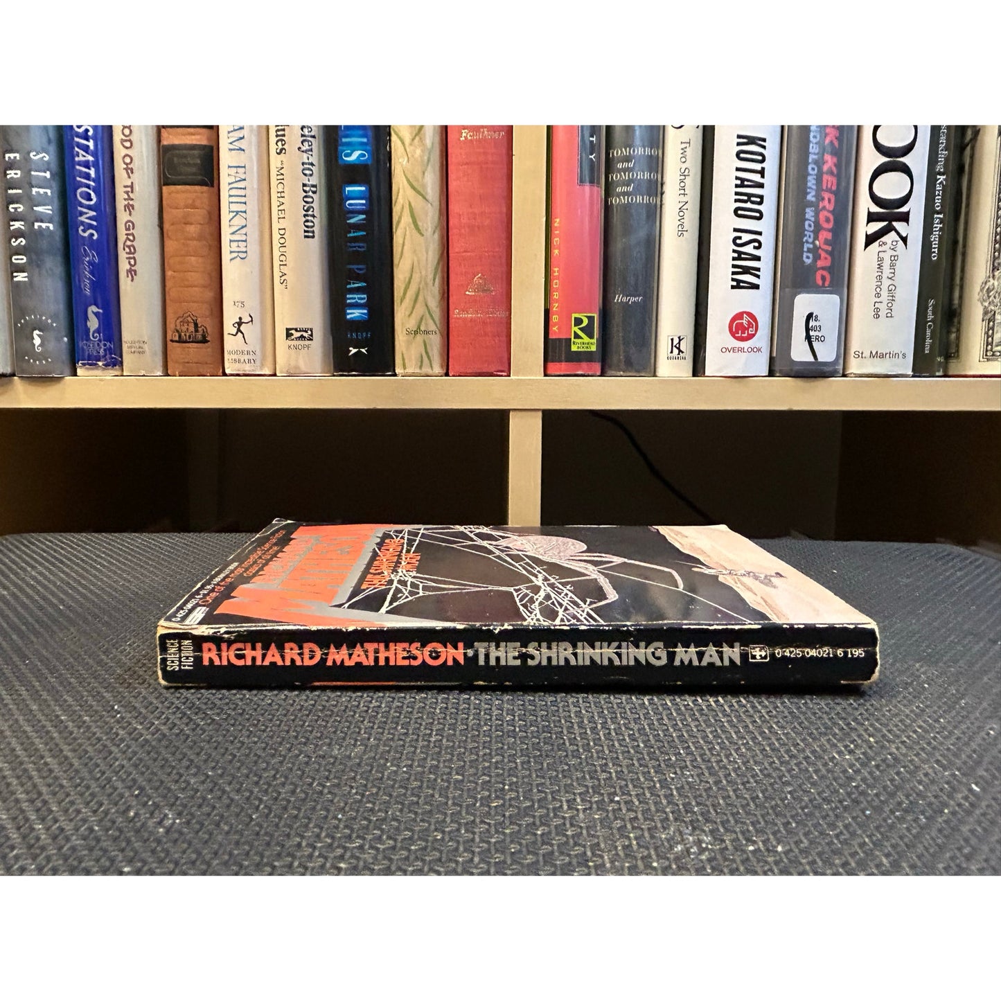 The Shrinking Man - Richard Matheson - Berkley Books  - Paperback