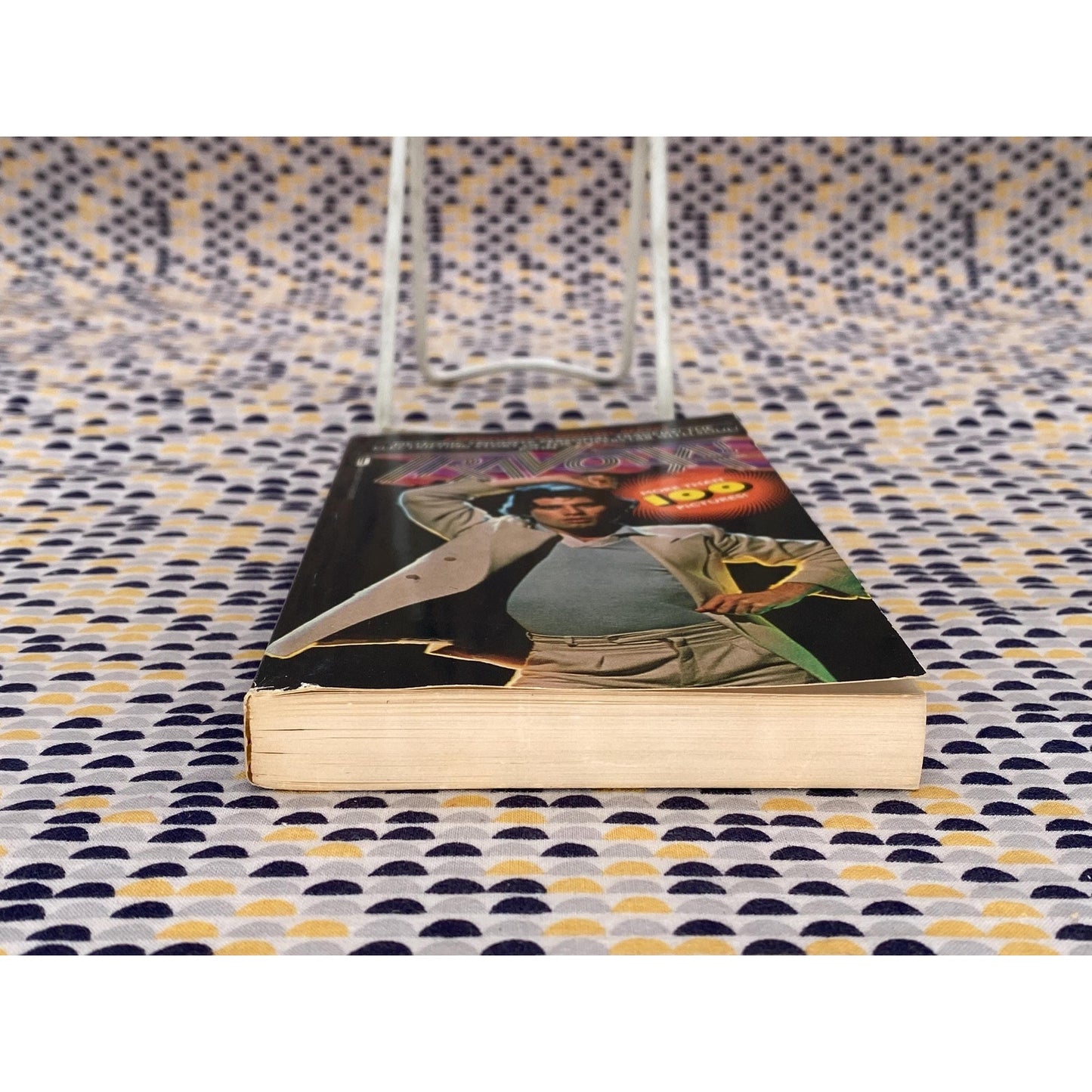 Travolta! - John Travolta - A Photobio by Michael Reeves - Vintage Paperback Book - Jove Edition