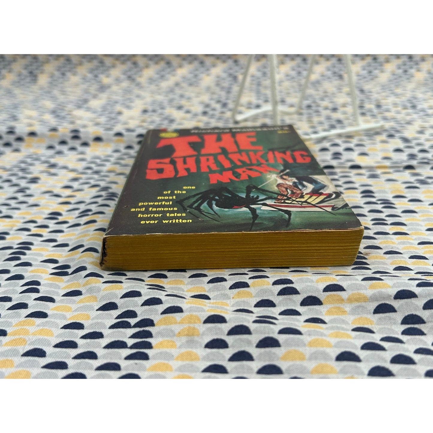 The Shrinking Man - Richard Matheson - 2nd paperback edition - Gold Medal d1203 - Vintage Paperbacks