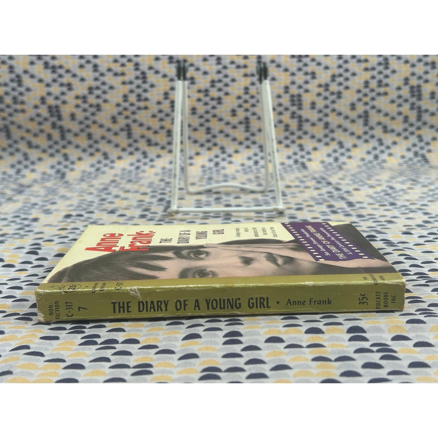 Anne Frank - The Diary of a Young Girl - Scholastic Books Edition