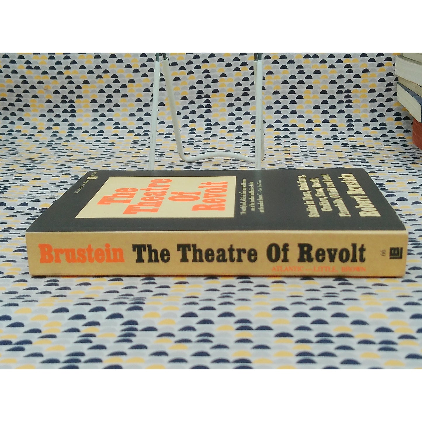The Theatre Of Revolt - Robert Brustein -  - Atlantic/Little, Brown & Co. Ed