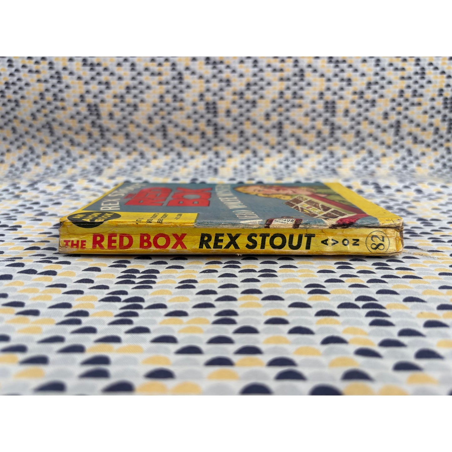 The Red Box - Rex Stout - Avon 82 - Vintage Paperbacks