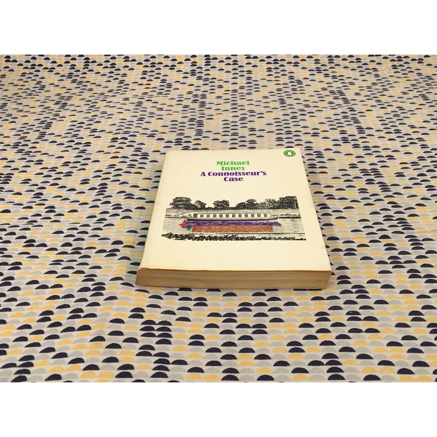 A Connoisseur’s Case - Michael Innes - Penguin - Paperback