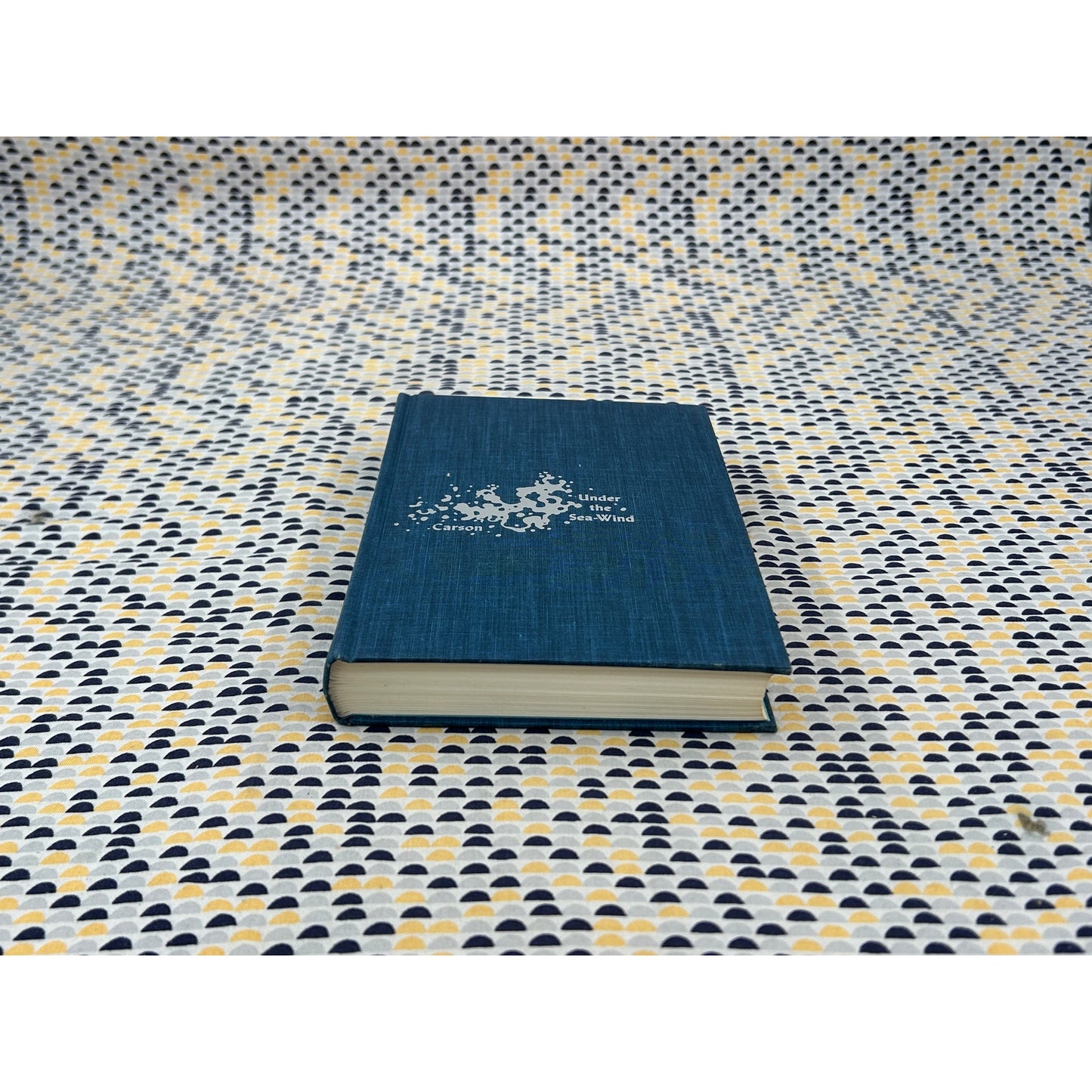 Under the Sea-Wind - Rachel Carson - Oxford University Press - Hardcover