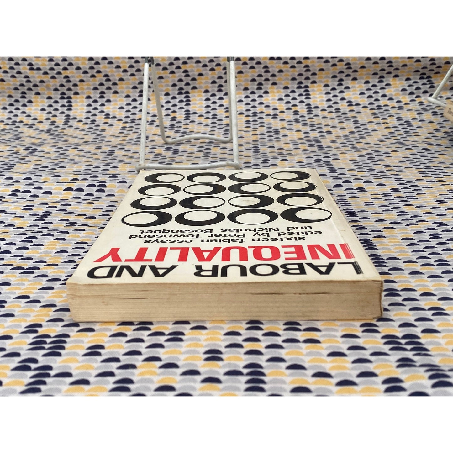 Labour And Inequality: Sixteen Fabian Essays - Townsend and Bosanquet, editors