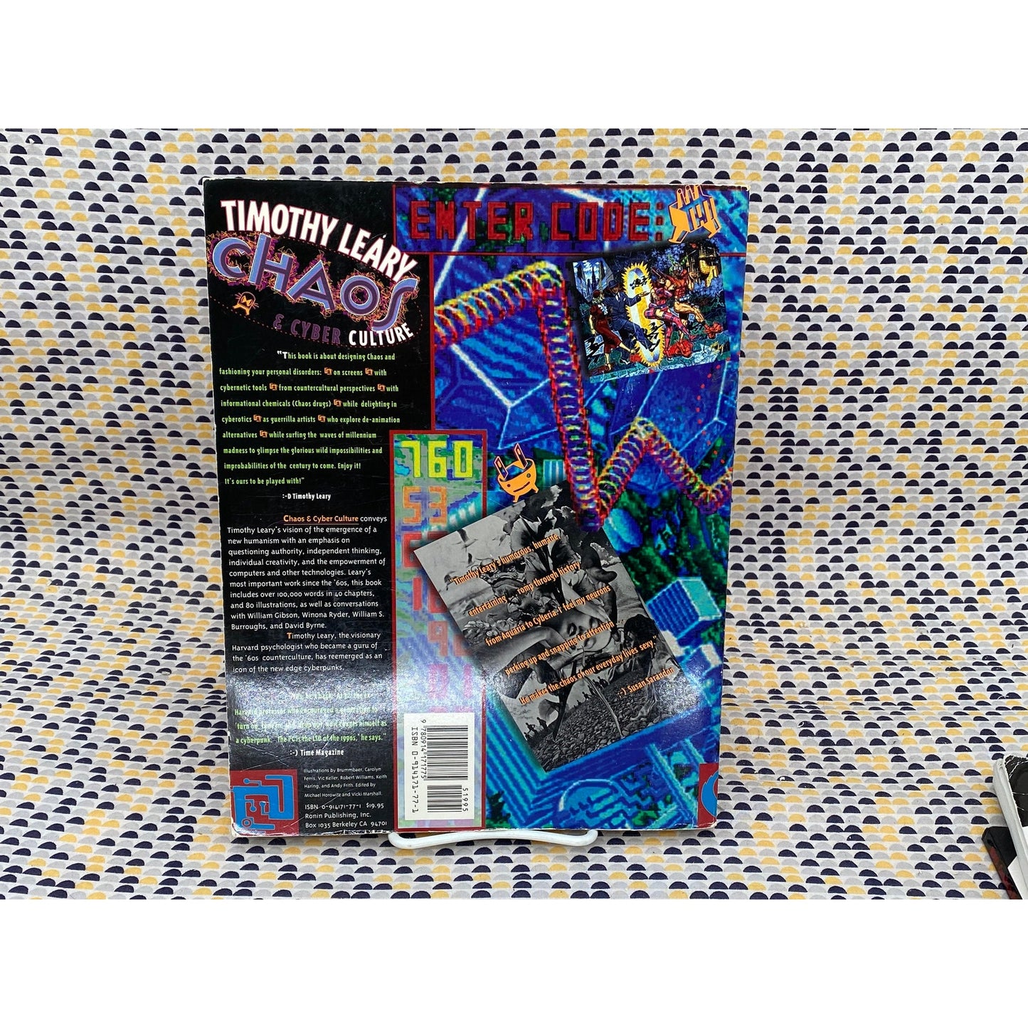 Chaos & Cyber Culture - Timothy Leary - Vintage Paperback Book - Ronin Publishing Edition