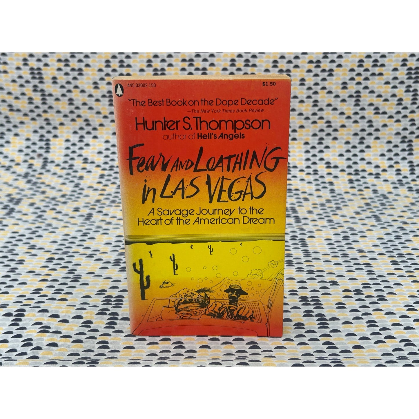Fear and Loathing in Las Vegas - Hunter S. Thompson - Vintage Paperback Book - Popular Library Edition