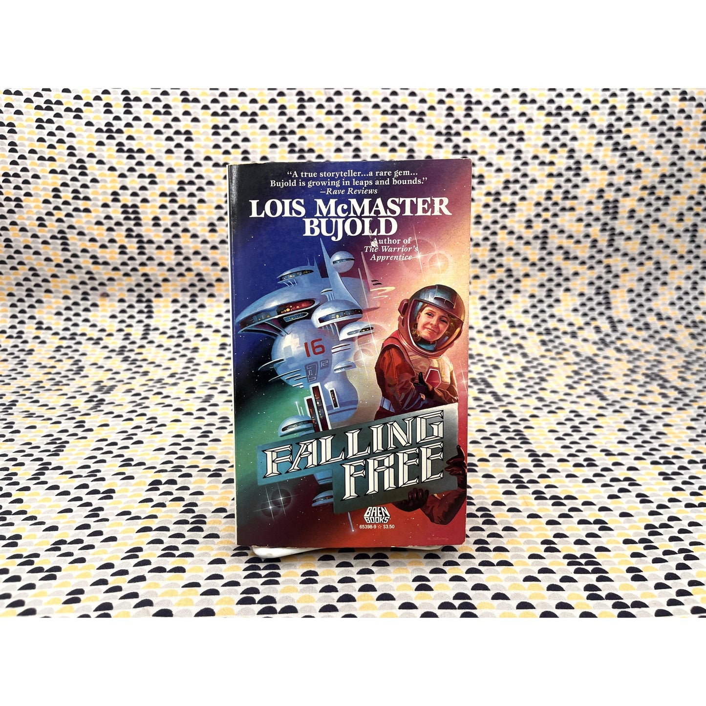 Falling Free - Lois McMaster Bujold - Baen Books - Paperback