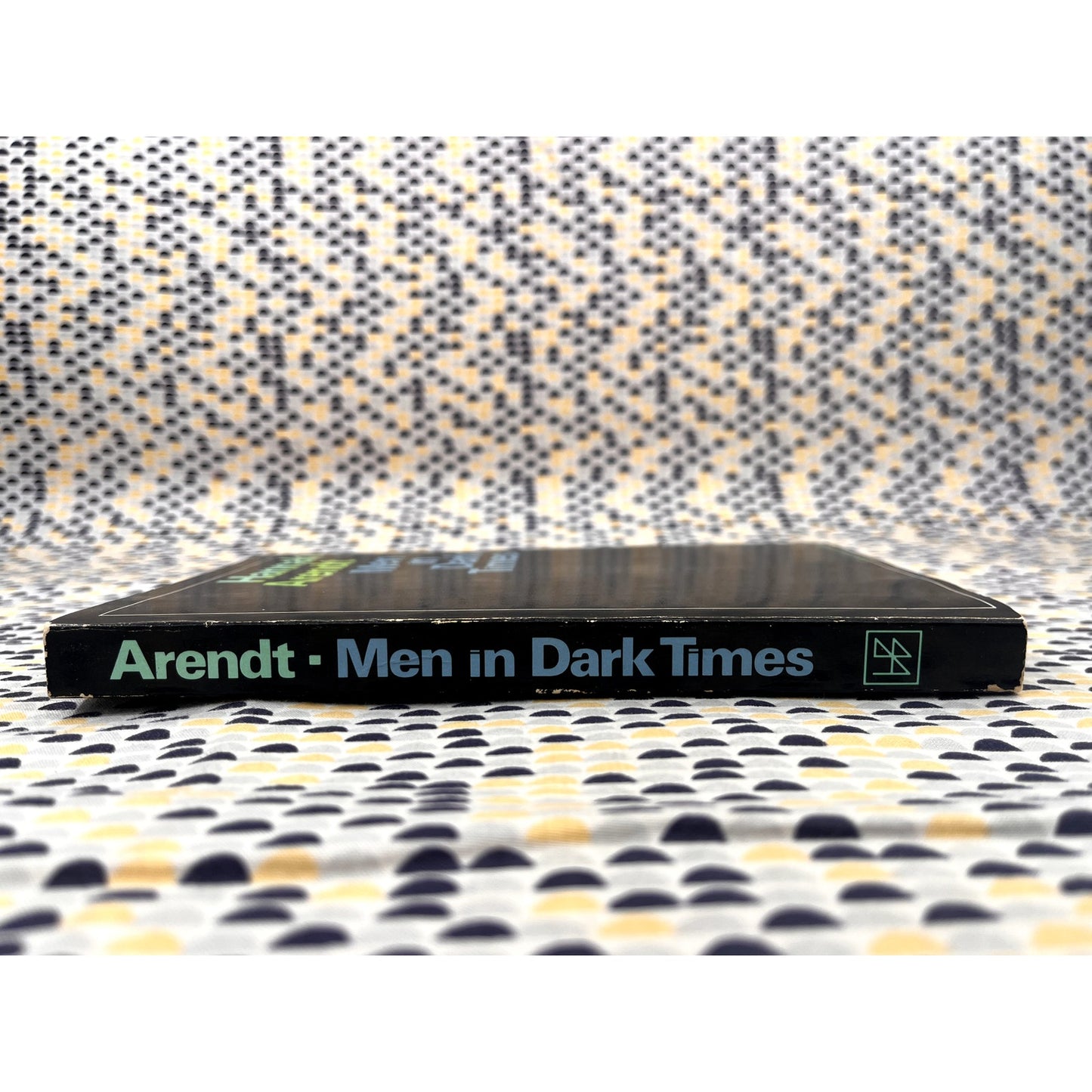 Men in Dark Times - Hannah Arendt -  Harvest Books - Paperback