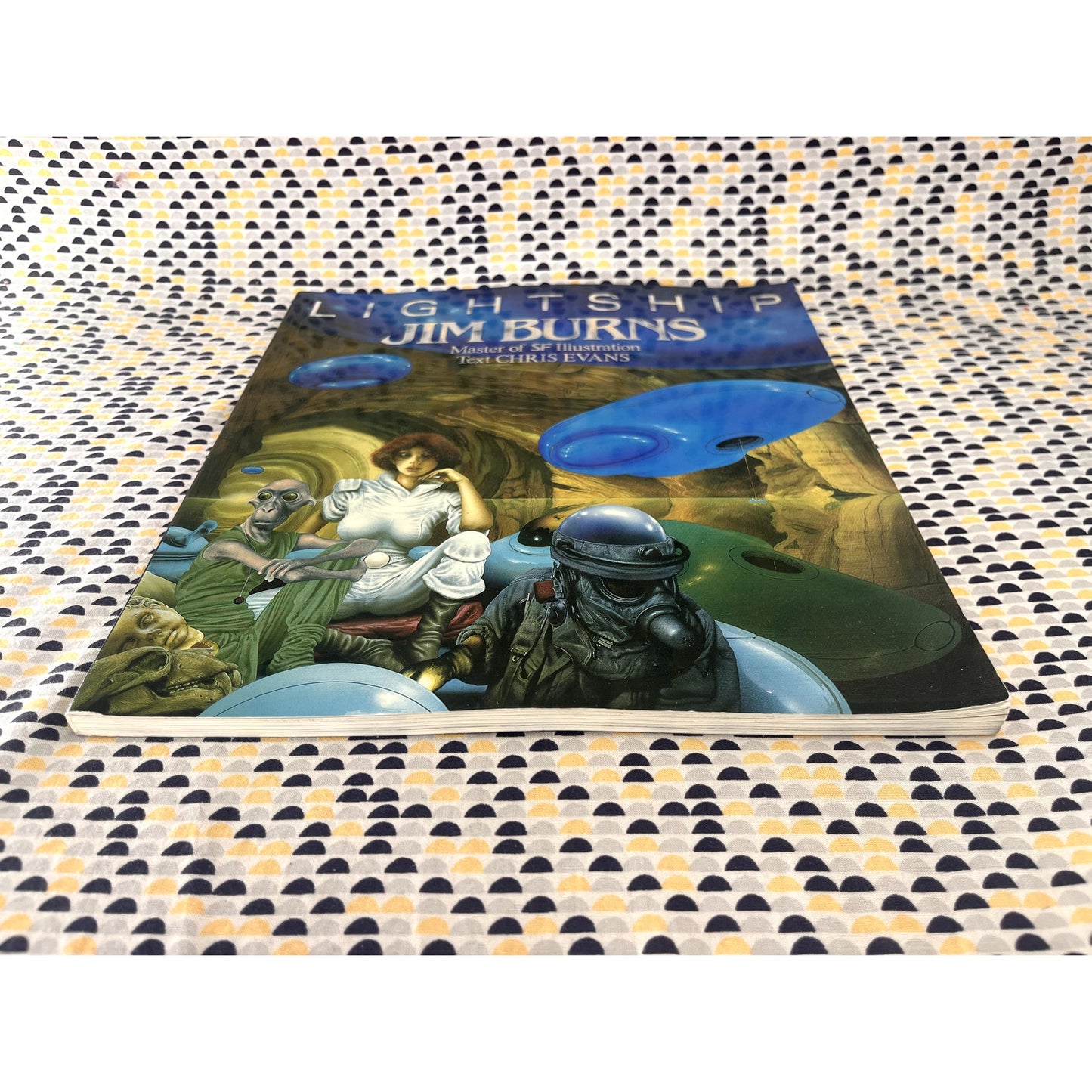 Lightship - Jim Burns & text by Chris Evans - Paper Tiger Books - Paperback