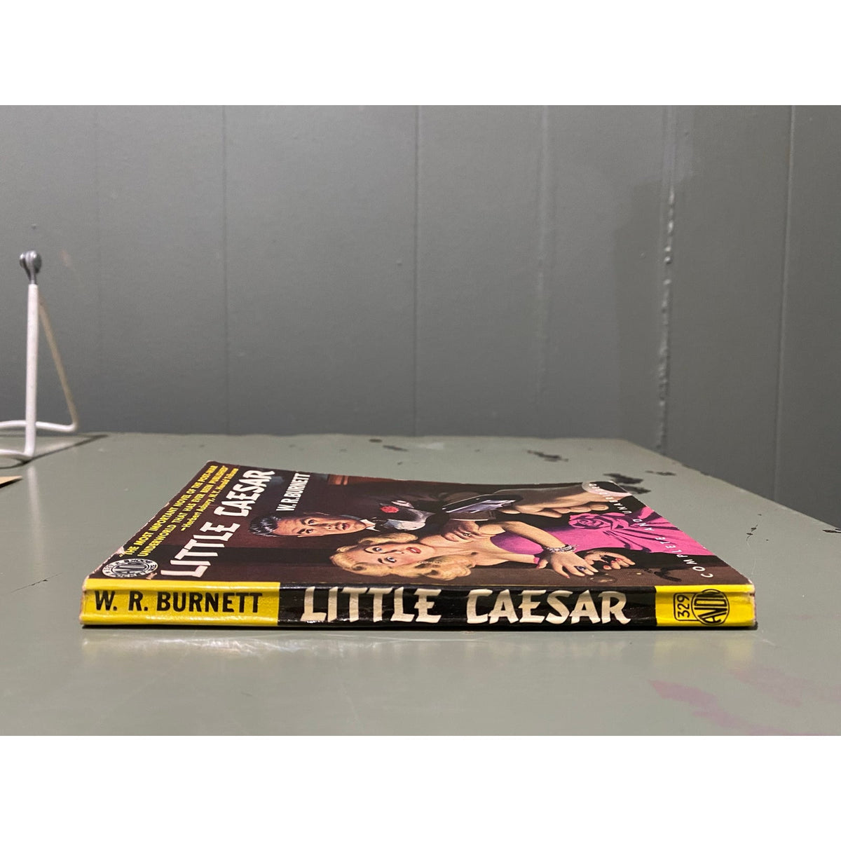 Little Caesar - W.R. Burnett - Avon 329 - Vintage Paperbacks