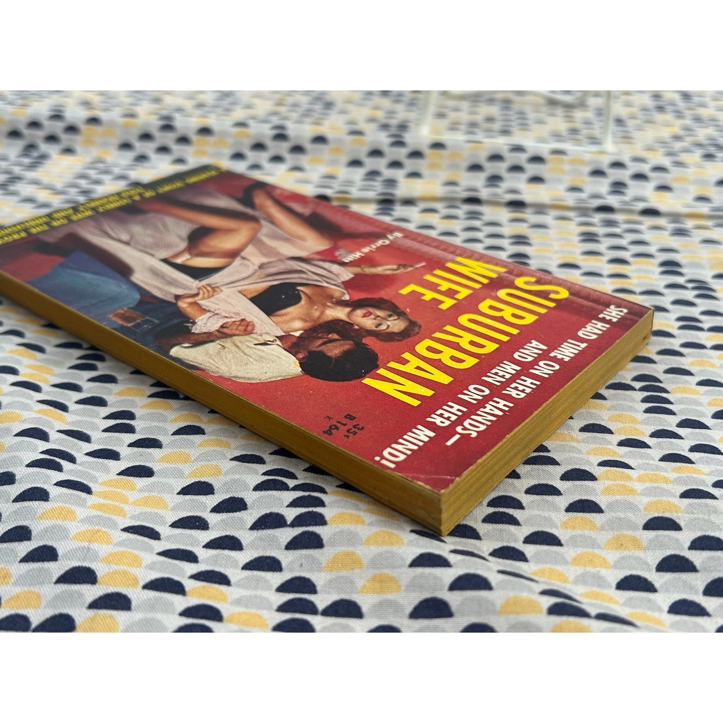 Suburban Wife - Orrie Hitt - Beacon B164 - Sleaze - Vintage Paperbacks
