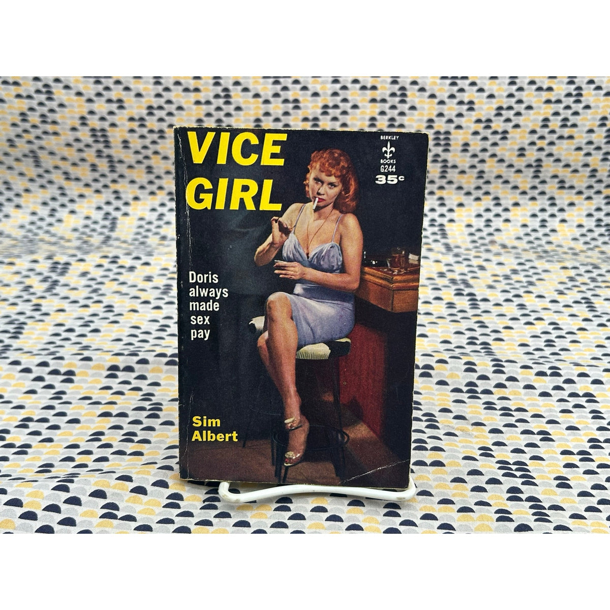 Vice Girl - Sim Albert - Berkley Books G244 - Vintage Paperbacks