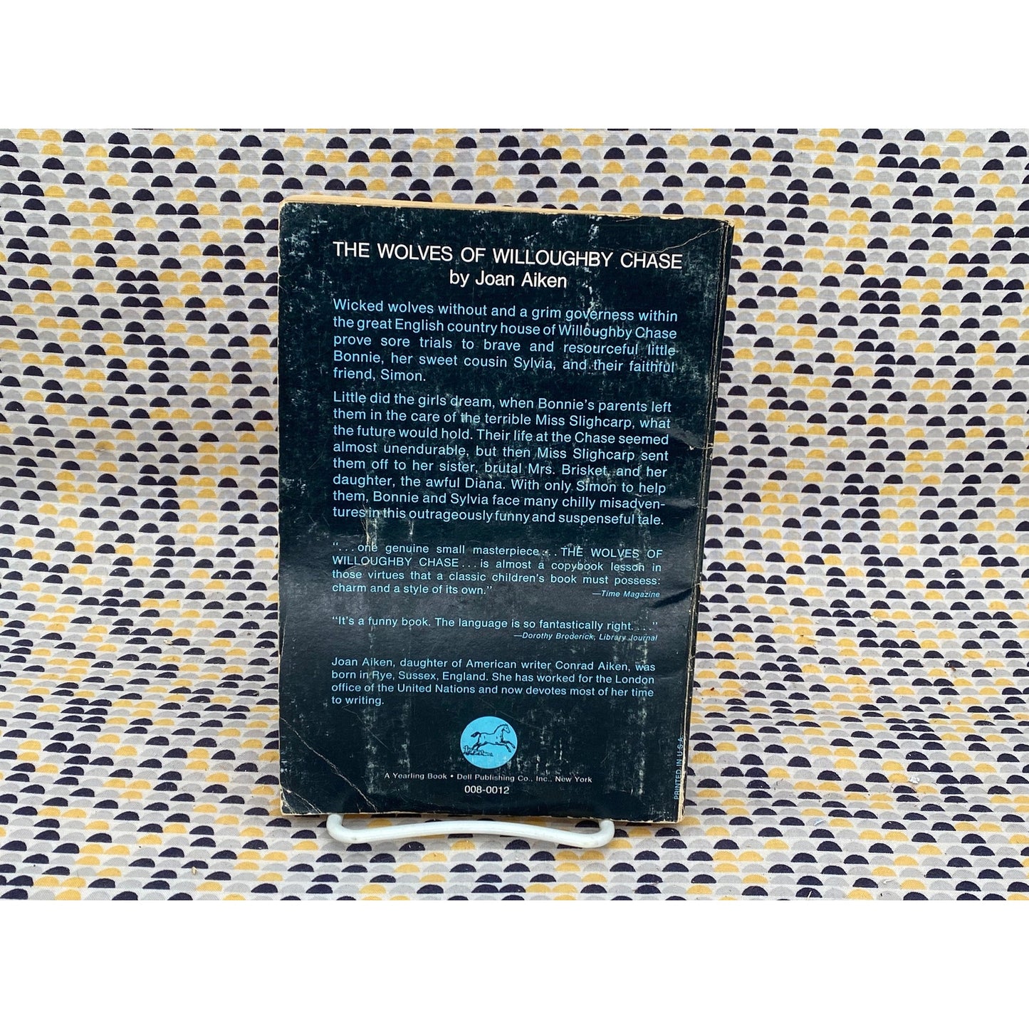 The Wolves Of Willoughby Chase - Joan Aiken - Paperback Book - Dell Edition