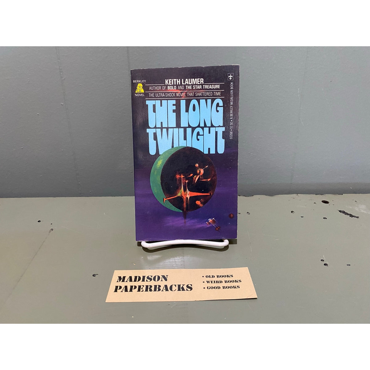 The Long Twilight - Keith Laumer - Berkley Medallion - Vintage Paperbacks