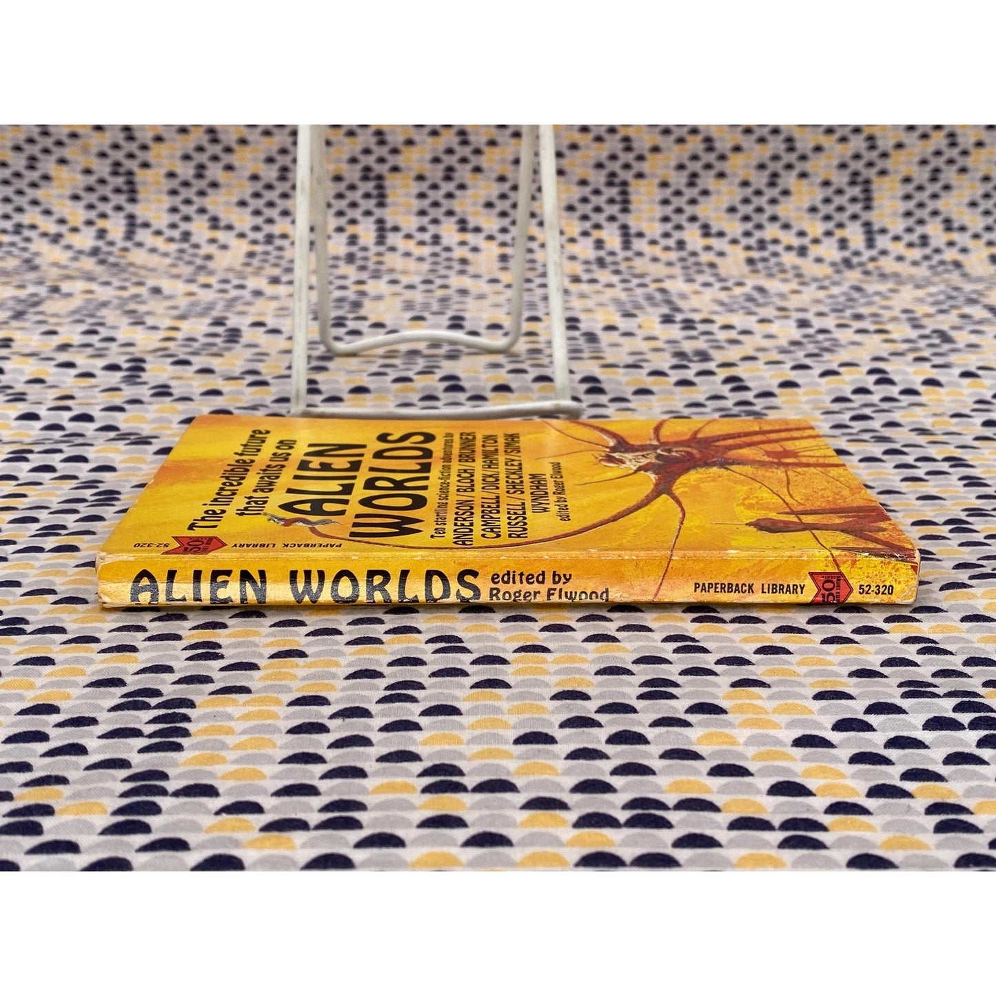 Alien Worlds - Roger Elwood, editor - Philip K Duck - Vintage Paperback Book - Paperback Library Edition