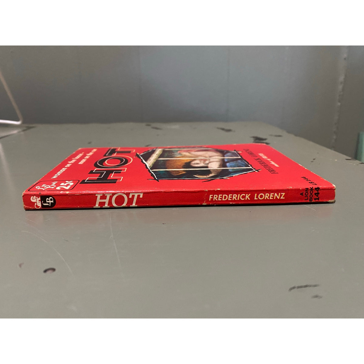 Hot - Frederick Lorenz - Lion 144 - Vintage Paperbacks