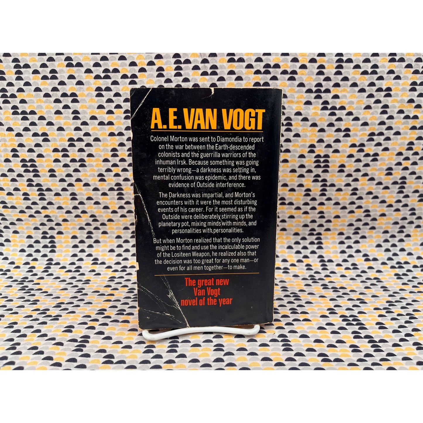 The Darkness on Diamondia - A. E. Van Vogt - Ace Books - Paperback