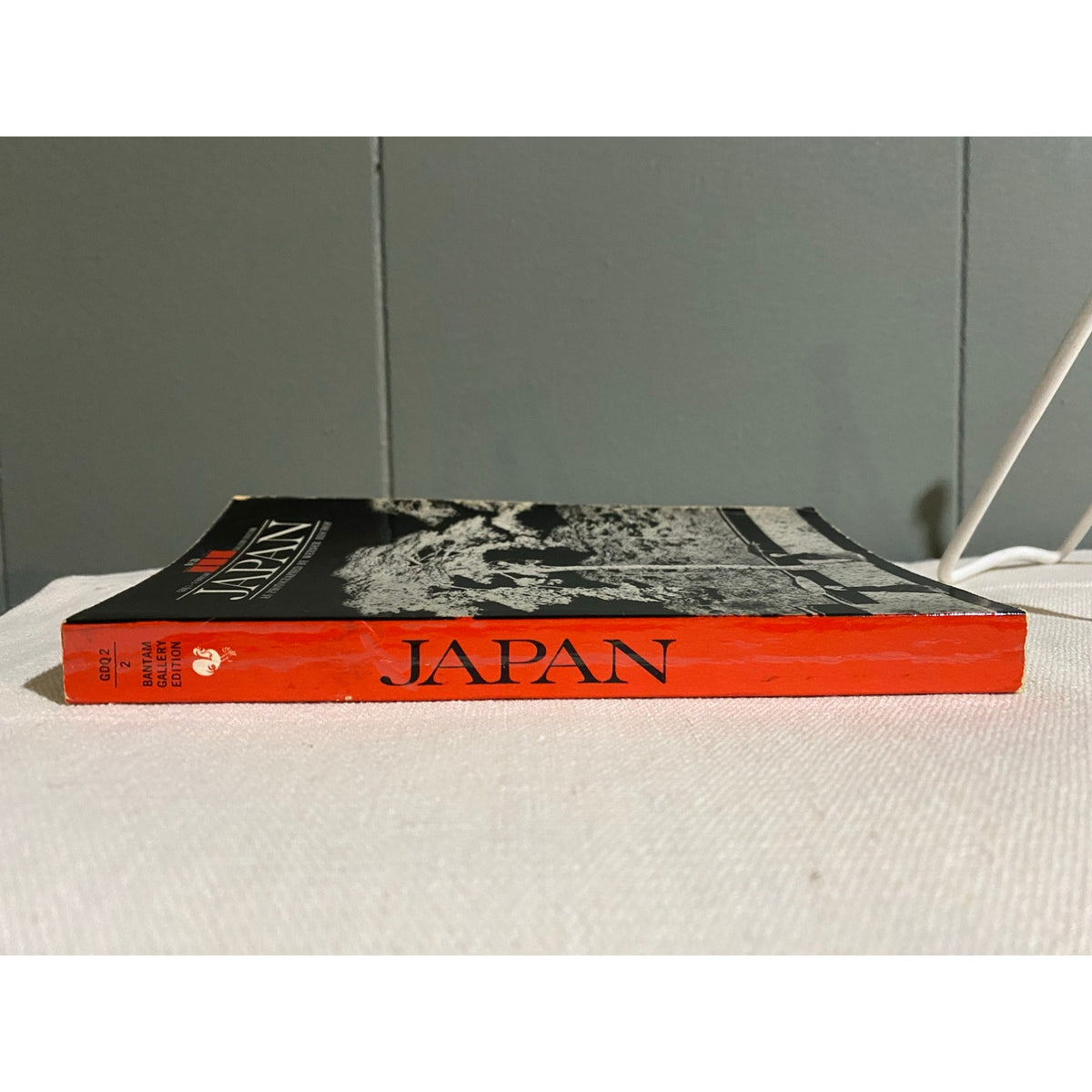 Japan as Photographed by Werner Bischof - Bantam Gallery Edition - Paperback