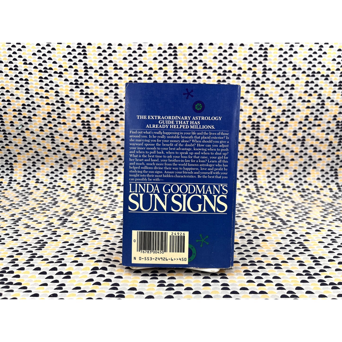 Linda Goodman's Sun Signs - Linda Goodman - Vintage Paperback Book - Taplinger Publishing Co., Inc. Edition